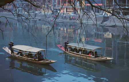 張家界森林公園、袁家界、天子山、大峽谷、玻璃橋、天門山、玻璃棧道、鳳凰古城三晚四日游